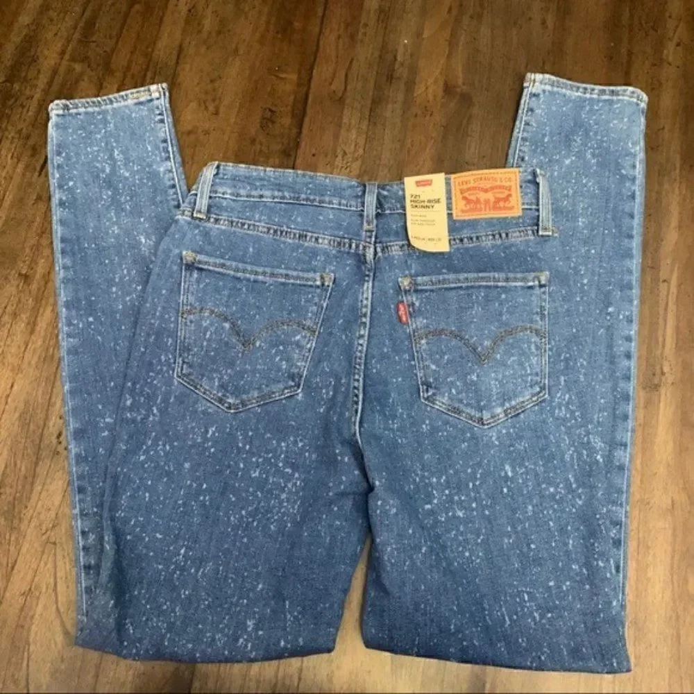 Levi’s 721 High Rise Skinny Jeans